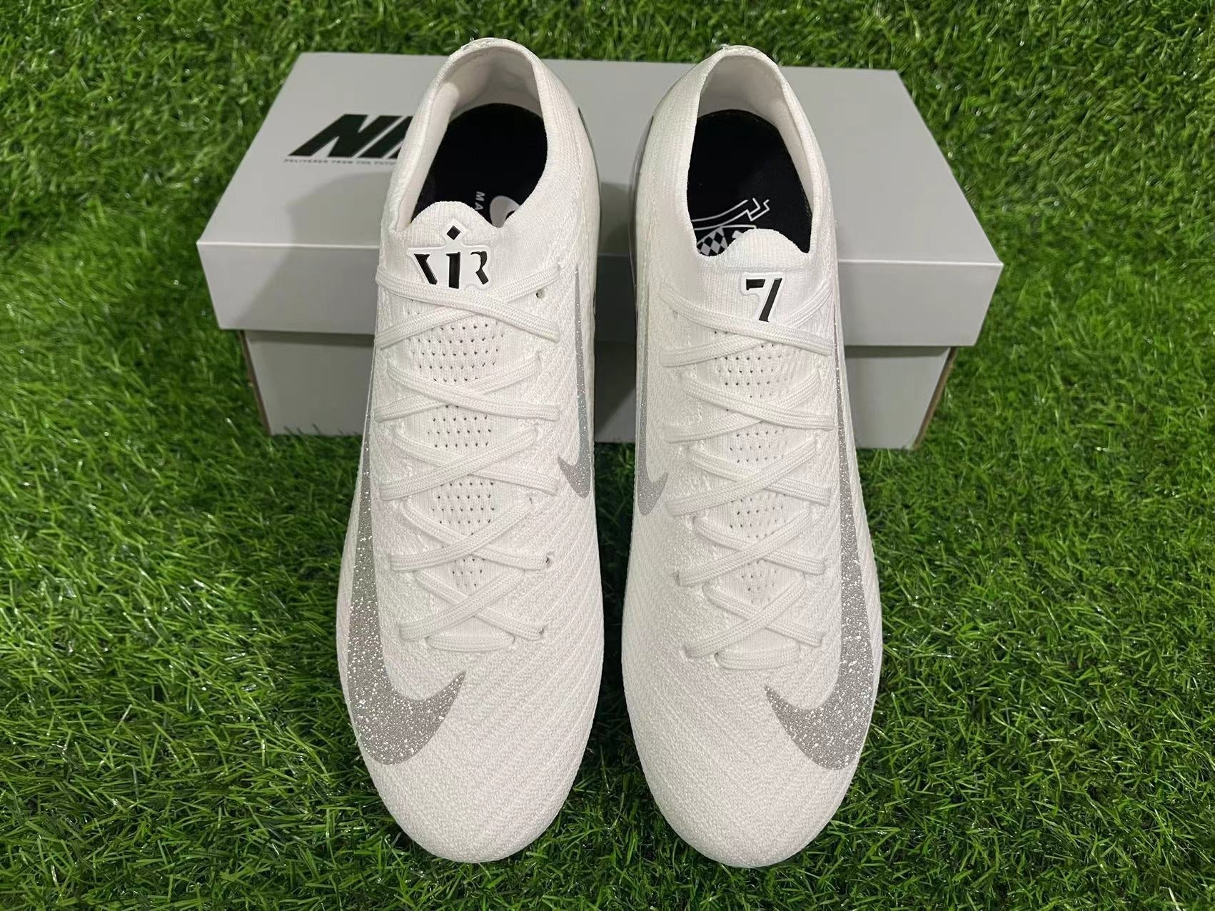 Crampons  Mercurial Vapor XV Elite